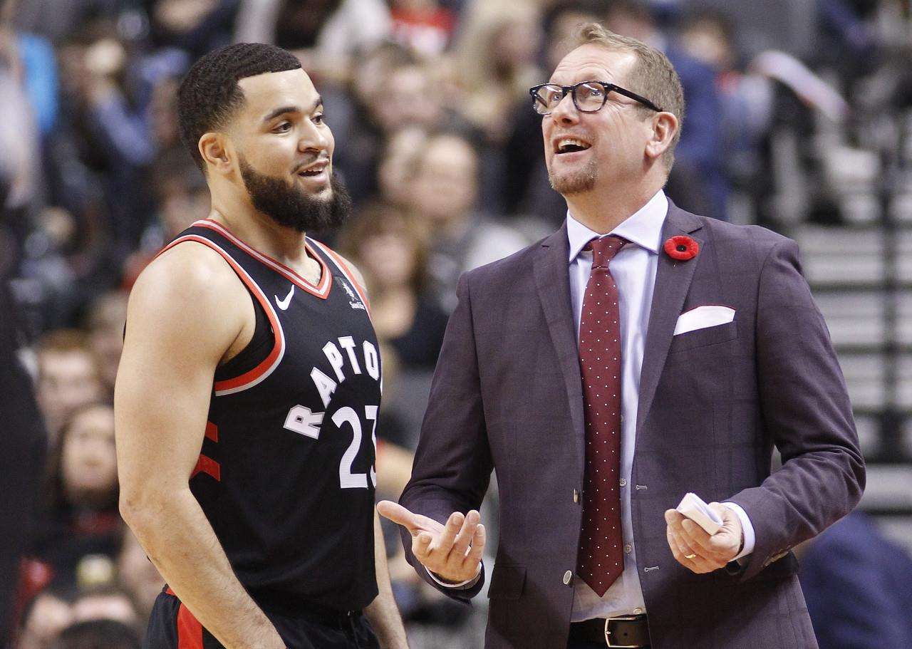 荷兰站他们 荷兰站他们