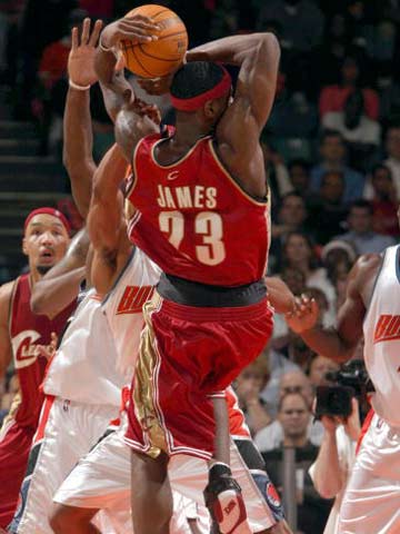 队的对抗中 队的对抗中