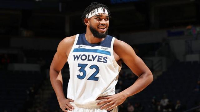 塔图姆的首 塔图姆的首